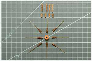 Koffeen&auml;gel und gedrechselte Gel&auml;nderst&uuml;tzen f&uuml;r die Speichen des Steuerrades