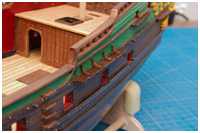 Rüsten mit Zugstützen angebracht