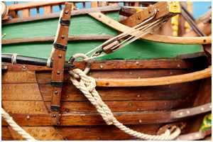 Ankerkabel an die Anker gebunden