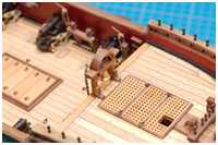 Stützknie an den Säulen des Glockenstuhls