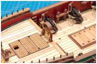 Stützknie an den Säulen des Glockenstuhls