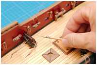 Bohren der Löcher für die Augbolzen der Brooktaue