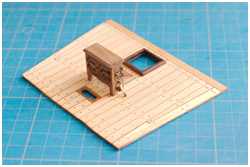 Kompasshäuschen seefest verzurrt