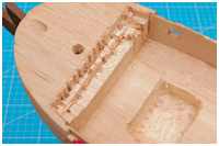 Material bis zum Fockmast wird entfernt