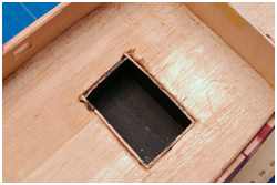 das Kabelgatt wurde schwarz lackiert