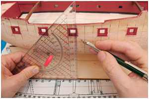 Anzeichnen der Spanten am Rumpf