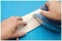 Aufkleben der Decksplanken