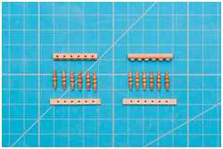 Zusammenkleben der Einzelteile der Geländer