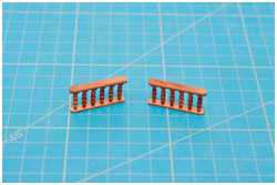 Zusammenkleben der Einzelteile der Geländer