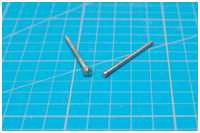 rechts, angepasster Spanndorn