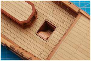 Niedergang in die Decksöffnung eingesetzt