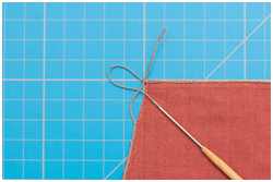 Oberliek zum Auge formen und durch das Seitenliek stecken