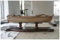 Bauteilesatz einer bewaffneten Schaluppe (Bild: ZHL-Model Bausatz)