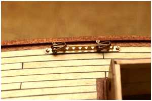 Beschl&auml;ge an Deck verschrauben