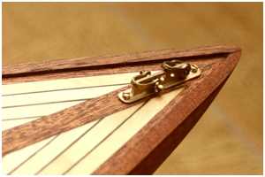 Beschl&auml;ge an Deck verschrauben