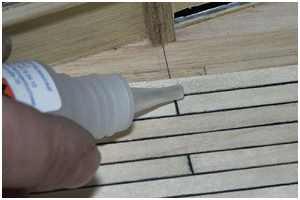 Versiegeln der Kalfaterung