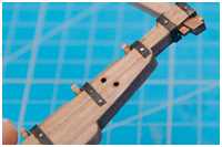 imitierte Metallbeschläge