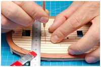 Bohrungen markieren mit Schablone und Nadel